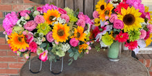 Load image into Gallery viewer, Grave headstone and vase set

